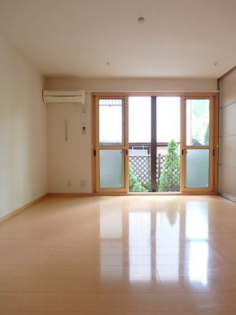 ��ʌ��������܎s�k��{�����Q���ڂ̃A�p�[�g�̋��ԁE���r���O