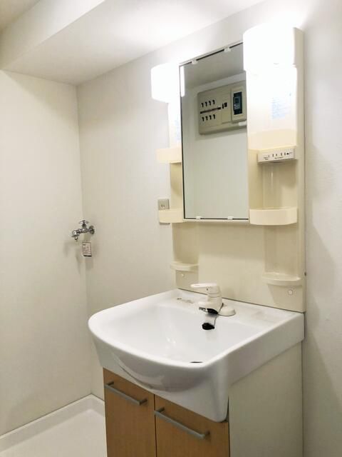 ��ʌ��@�c�s���P���ڂ̃}���V�����̐��ʏ�