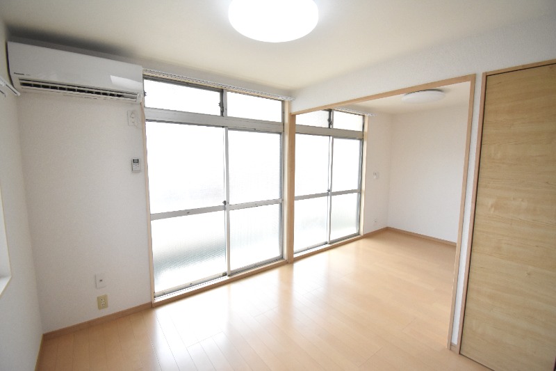 ��ʌ��������܎s�k��~�͒��̃}���V�����̂��̑������E�X�y�[�X