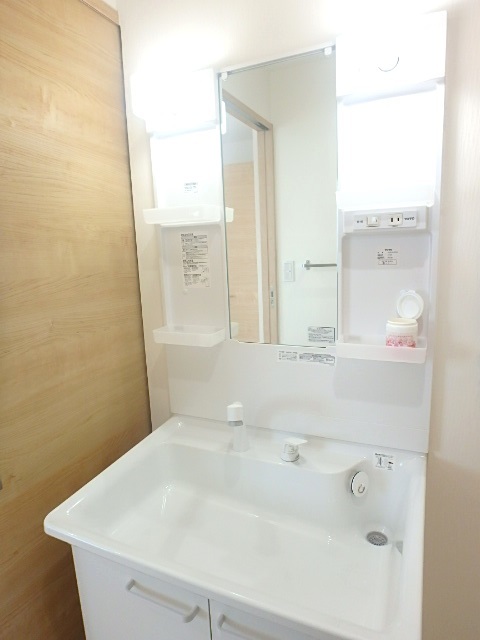 ��ʌ��������܎s�k��~�͒��̃}���V�����̐��ʏ�