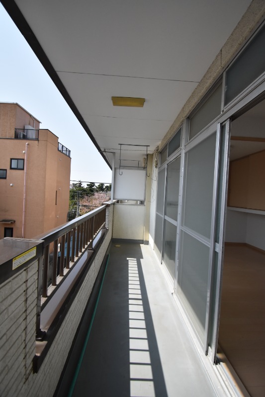 ��ʌ��������܎s�k��~�͒��̃}���V�����̃o���R�j�[