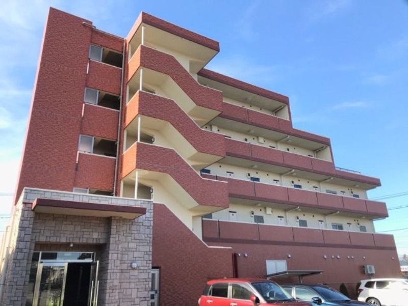 ��ʌ���z�s�厚���̃}���V�����̌����O��