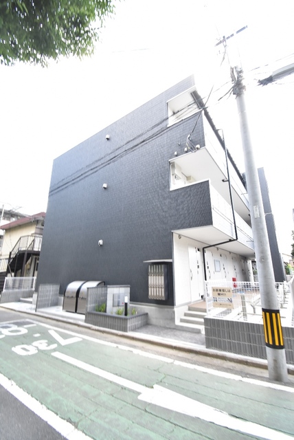 ��ʌ��������܎s��{��g�~���R����182-1�̃}���V�����̌����O��