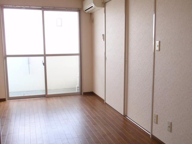 ��ʌ�����s�˒˂Q���ڂ̃}���V�����̋��ԁE���r���O