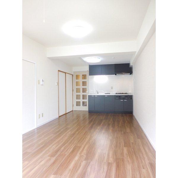 ��ʌ��z�J�s���������Q���ڂ̃}���V�����̋��ԁE���r���O