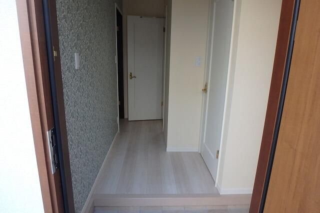 ��ʌ��������܎s�΋揼�؂P���ڂ̃e���X�n�E�X�̌���