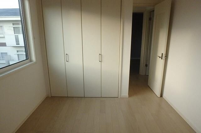 ��ʌ��������܎s�΋揼�؂P���ڂ̃e���X�n�E�X�̂��̑������E�X�y�[�X