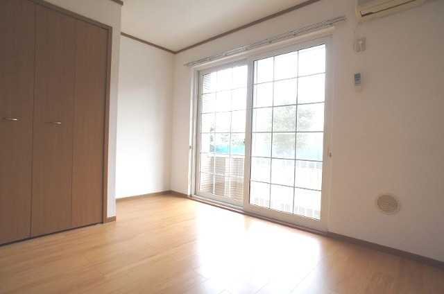 ��ʌ�����s�厚�v���q��V�c�̃A�p�[�g�̋��ԁE���r���O