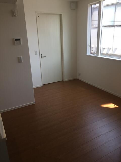 ��ʌ��������܎s�����擌��{�U���ڂ̃A�p�[�g�̋��ԁE���r���O