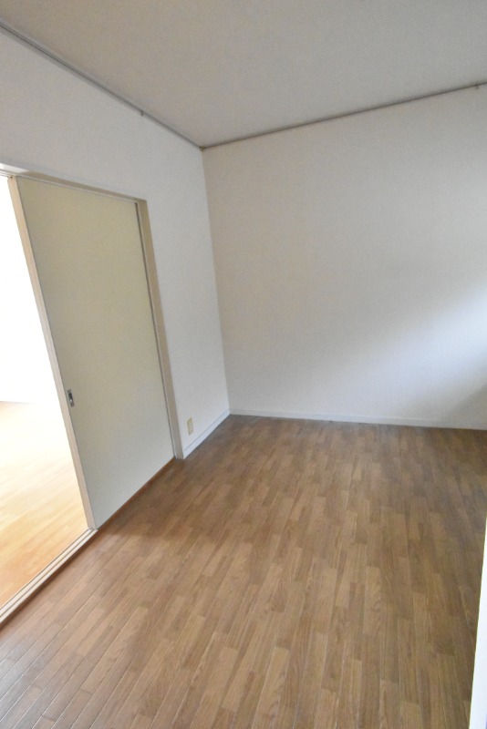 ��ʌ��������܎s����厚�_�c�̃A�p�[�g�̂��̑������E�X�y�[�X