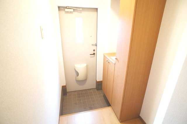 ��ʌ�����s�厚�v���q��V�c�̃A�p�[�g�̌���