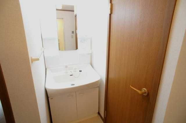 ��ʌ�����s�厚�v���q��V�c�̃A�p�[�g�̐��ʏ�