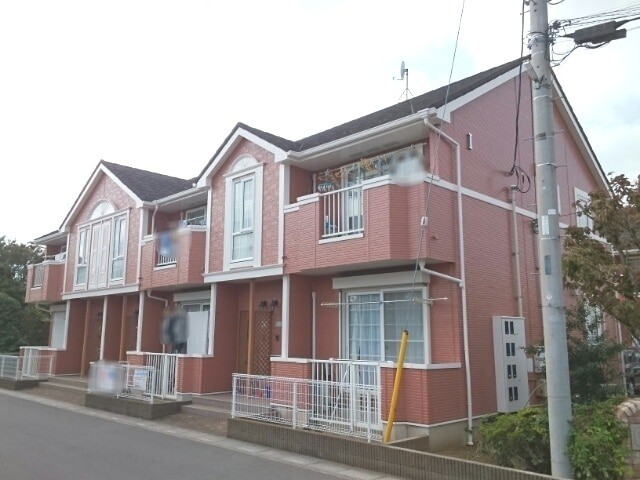 ��ʌ�����s�厚�v���q��V�c�̃A�p�[�g�̃G���g�����X