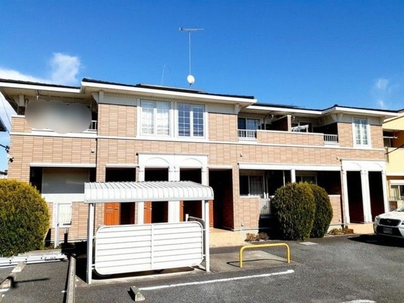 ��ʌ���z�s�厚�V���V�c�̃A�p�[�g�̌����O��