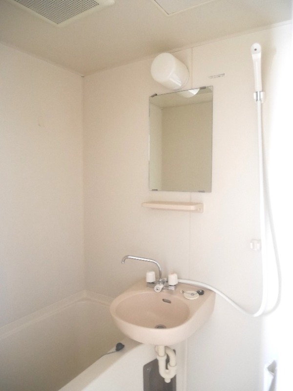 ��ʌ�����s�ܔԒ��̃A�p�[�g�̃o�X