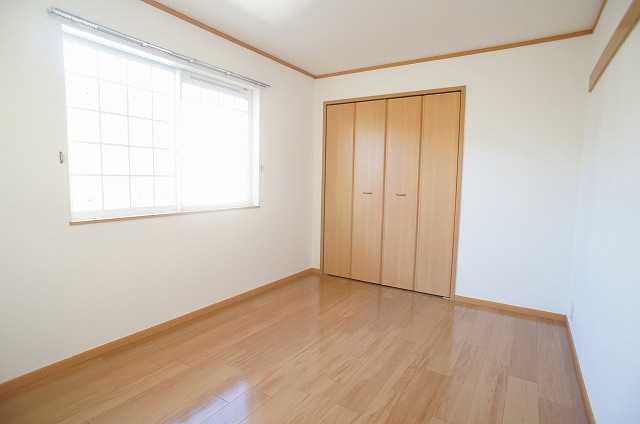 ��ʌ�����s�厚�v���q��V�c�̃A�p�[�g�̂��̑������E�X�y�[�X