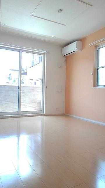 ��ʌ��t�����s�L���Q���ڂ̃A�p�[�g�̋��ԁE���r���O