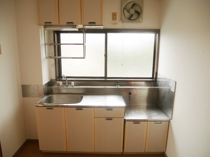 ��ʌ��������܎s��΋�㗢�Q���ڂ̃A�p�[�g�̃L�b�`��