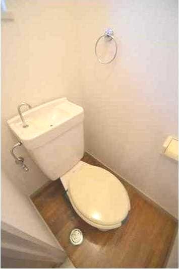 ��ʌ�����s�ܔԒ��̃A�p�[�g�̃g�C��