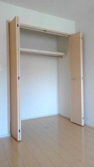 ��ʌ��t�����s�L���Q���ڂ̃A�p�[�g�̎��[