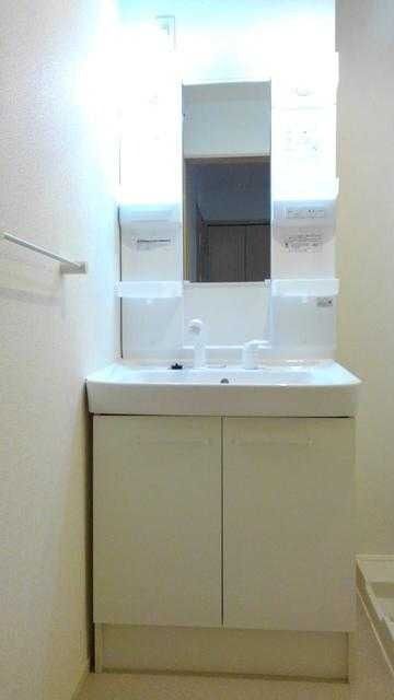 ��ʌ��t�����s�L���Q���ڂ̃A�p�[�g�̐��ʏ�