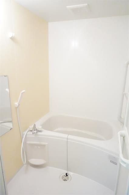 ��ʌ��z�J�s���z�J�T���ڂ̃A�p�[�g�̃o�X