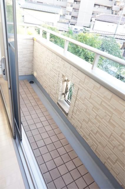 ��ʌ��z�J�s���z�J�T���ڂ̃A�p�[�g�̃o���R�j�[