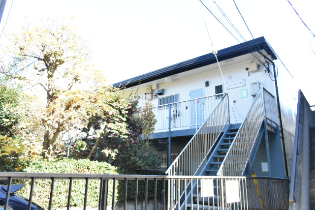 ��ʌ��������܎s��{�擌���Q���ڂ̃A�p�[�g�̌����O��