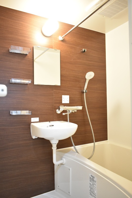 ��ʌ��������܎s��{�擌���Q���ڂ̃A�p�[�g�̃o�X