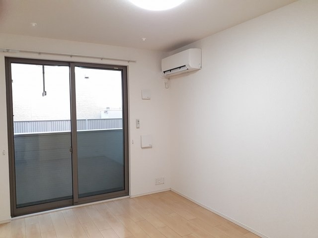 ��ʌ������s�����S���ڂ̃A�p�[�g�̋��ԁE���r���O