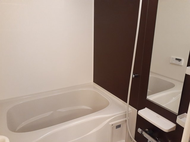 ��ʌ������s�����S���ڂ̃A�p�[�g�̃o�X