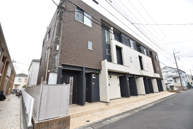 ��ʌ������s�����S���ڂ̃A�p�[�g�̌����O��