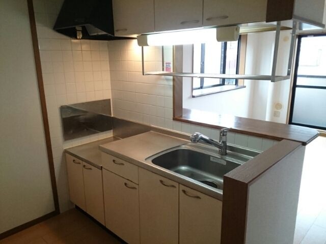 ��ʌ�����s�؂S���ڂ̃}���V�����̃L�b�`��