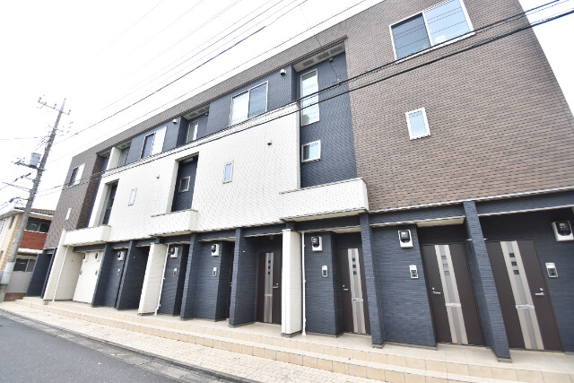 ��ʌ������s�����S���ڂ̃A�p�[�g�̃G���g�����X