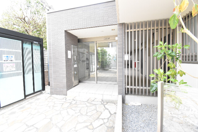 ��ʌ�����s����S���ڂ̃}���V�����̃G���g�����X