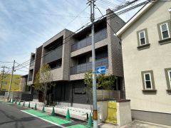 ��ʌ��������܎s�Y�a��j���J�R���ڂ̃}���V�����̌����O��