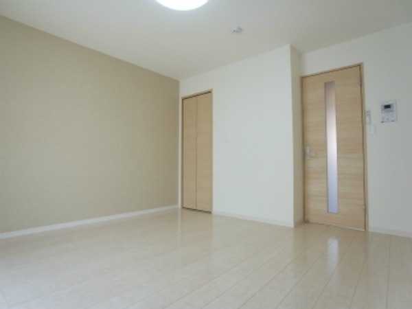 ��ʌ������s�h���Q���ڂ̃}���V�����̋��ԁE���r���O