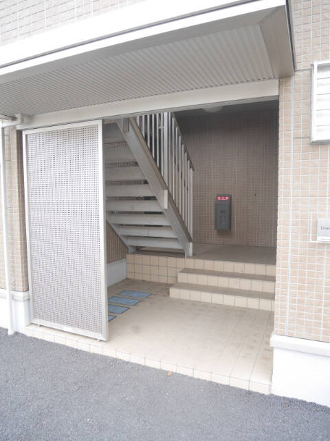 ��ʌ�����s�厚�����̃A�p�[�g�̃G���g�����X