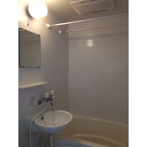 ��ʌ��������܎s�Y�a��{���Q���ڂ̃A�p�[�g�̐��ʏ�