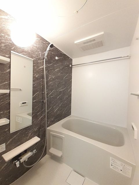 ��ʌ��������܎s������t���R���ڂ̃A�p�[�g�̃o�X