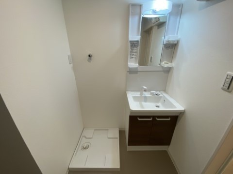 ��ʌ�����s�厚�����̃A�p�[�g�̐��ʏ�