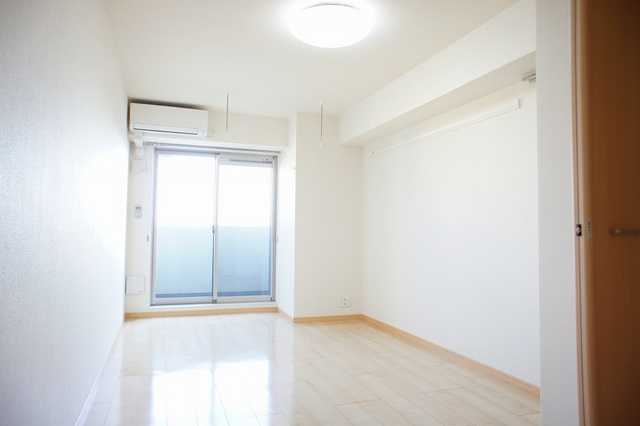 ��ʌ��z�J�s���C�N�^�E���W���ڂ̃}���V�����̋��ԁE���r���O