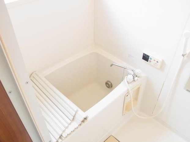 ��ʌ��������܎s�΋�厚���̃A�p�[�g�̃o�X