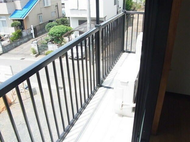 ��ʌ��������܎s�΋�厚���̃A�p�[�g�̃o���R�j�[