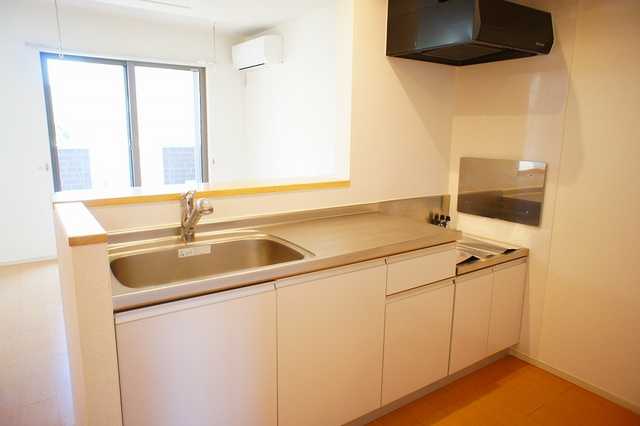 ��ʌ��z�J�s�ԓc�R���ڂ̃A�p�[�g�̃L�b�`��