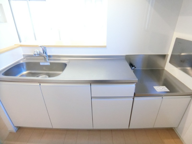 ��ʌ��z�J�s�ԓc�R���ڂ̃A�p�[�g�̃L�b�`��