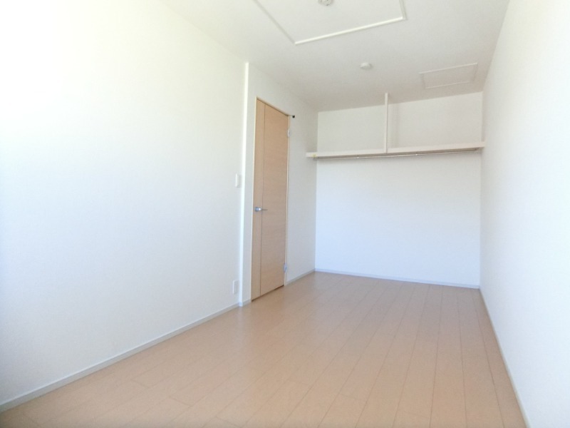 ��ʌ��z�J�s�ԓc�R���ڂ̃A�p�[�g�̐Q��