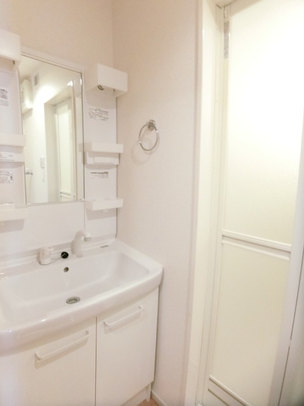 ��ʌ��z�J�s�ԓc�R���ڂ̃A�p�[�g�̐��ʏ�