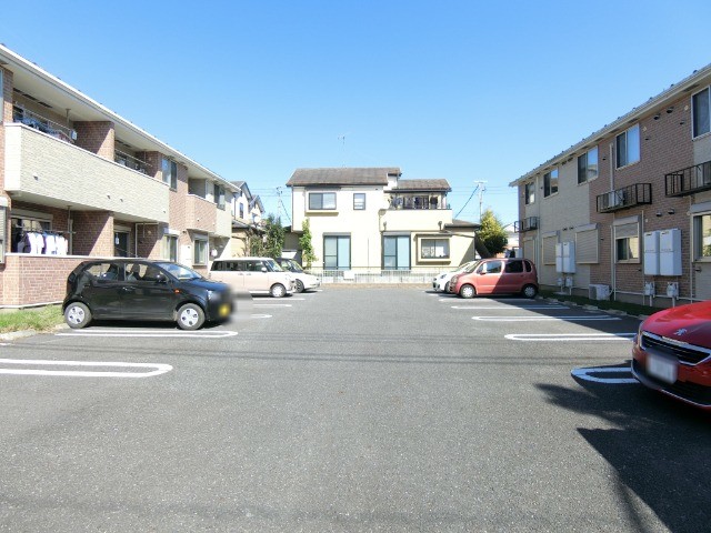 ��ʌ��z�J�s�ԓc�R���ڂ̃A�p�[�g�̒��ԏ�