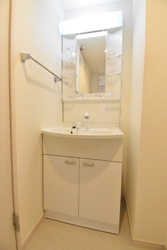 ��ʌ������s�����T���ڂ̃}���V�����̐��ʏ�